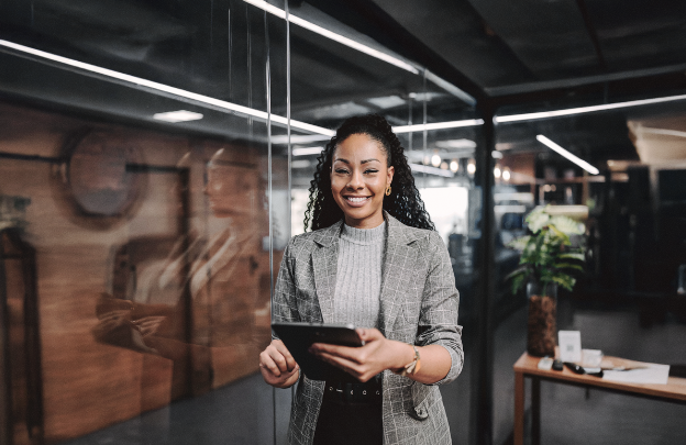 EUA retiram tarifas, Brasil desacelera e Fed freia expectativas de cortes: confira o que mexeu com os mercados na semana.