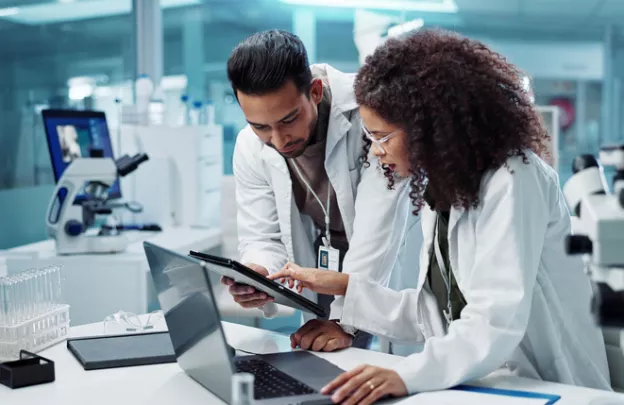 Imagem de capa da notícia: Sua clínica mais digital: como tecnologia e IA estão transformando consultórios